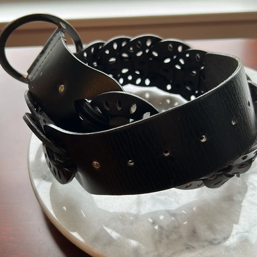 Old Navy wide boho genuine leather belt size small circles of western wear